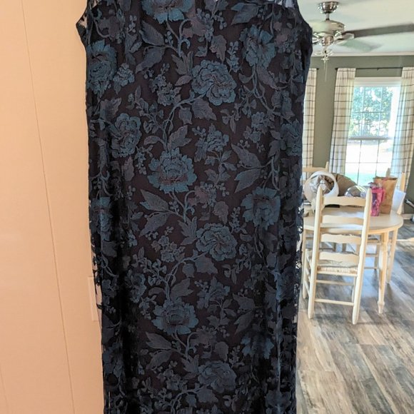 Tadashi Shoji Dress Size 16 - Picture 3 of 4